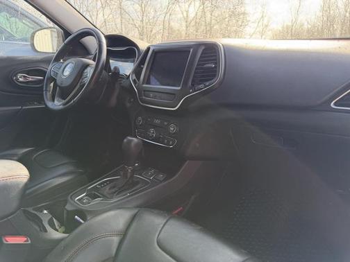 2020 Jeep Cherokee Trailhawk