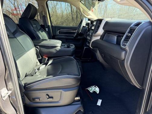 2022 RAM 2500 Laramie Crew Cab 4x4 6'4' Box