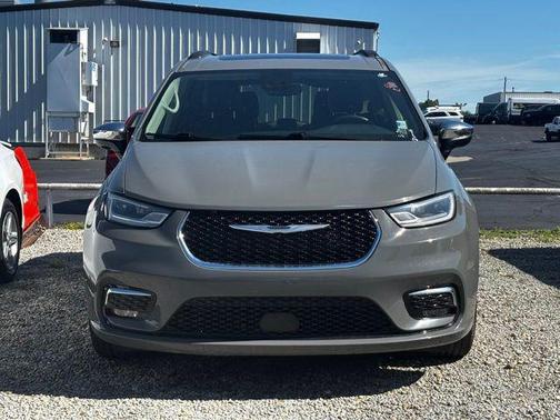 Ceramic Gray Clearcoat 2023 Chrysler Pacifica Limited