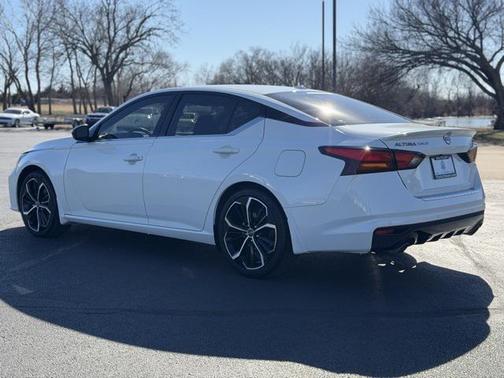 2023 Nissan Altima SR FWD