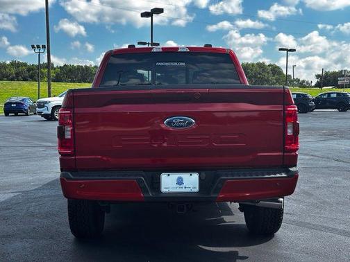Hot Pepper Red Metallic Tinted Clearcoat 2023 Ford F-150 XLT