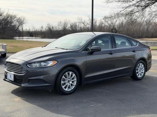 2016 Ford Fusion S