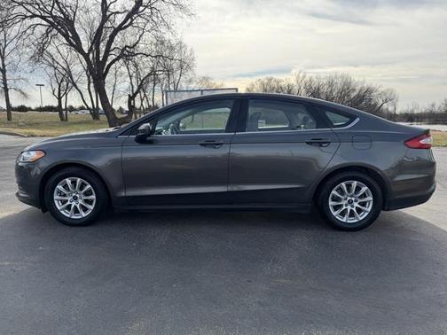 2016 Ford Fusion S