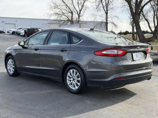 2016 Ford Fusion S