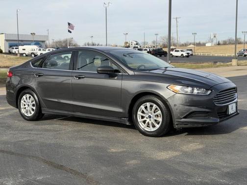 2016 Ford Fusion S