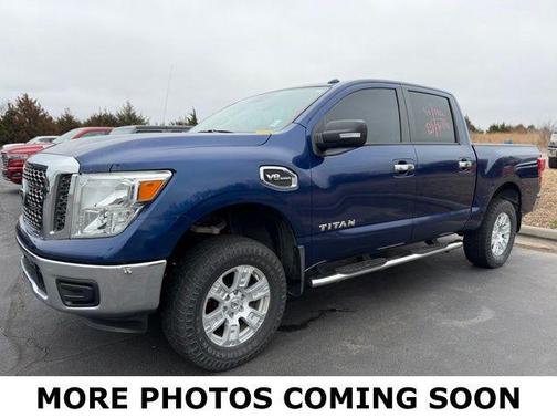 2017 Nissan Titan SV