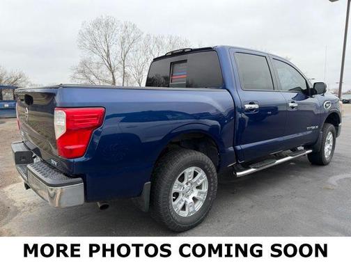 2017 Nissan Titan SV