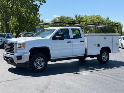 Summit White 2018 GMC Sierra 2500 Base