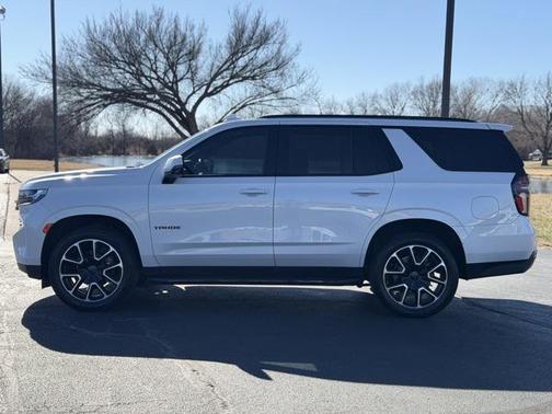 2022 Chevrolet Tahoe 4WD RST