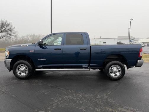 2021 RAM 2500 Tradesman Crew Cab 4x4 6'4' Box