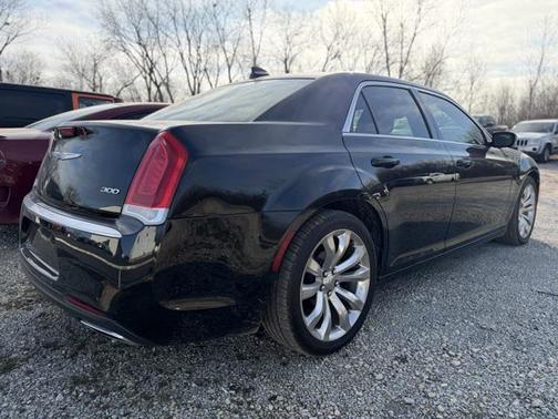 2018 Chrysler 300 Touring