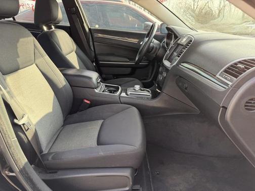 2018 Chrysler 300 Touring