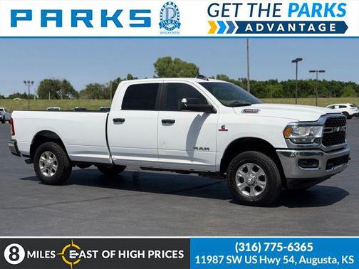 Bright White Clearcoat 2022 RAM 3500 Big Horn Crew Cab 4x4 8' Box