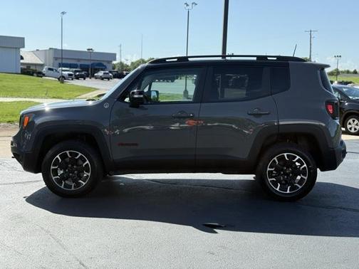 2023 Jeep Renegade Trailhawk