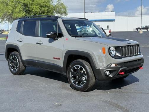 2023 Jeep Renegade Trailhawk