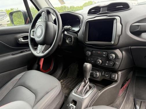 2023 Jeep Renegade Trailhawk