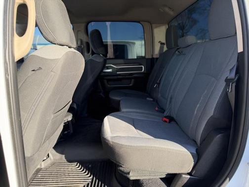 2019 RAM 2500 Big Horn Crew Cab 4x4 6'4' Box
