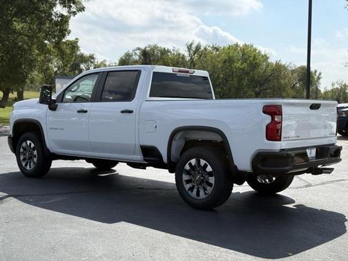 2026 Chevrolet Silverado 2500 Custom