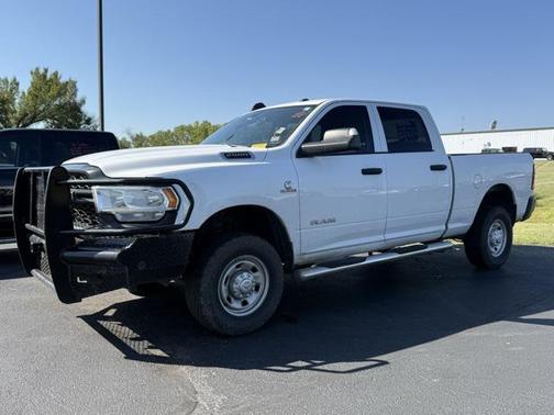 2020 RAM 2500 Tradesman Crew Cab 4X4 6'4' Box