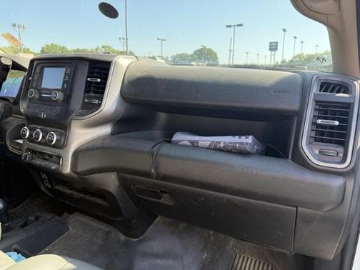 2020 RAM 2500 Tradesman Crew Cab 4X4 6'4' Box