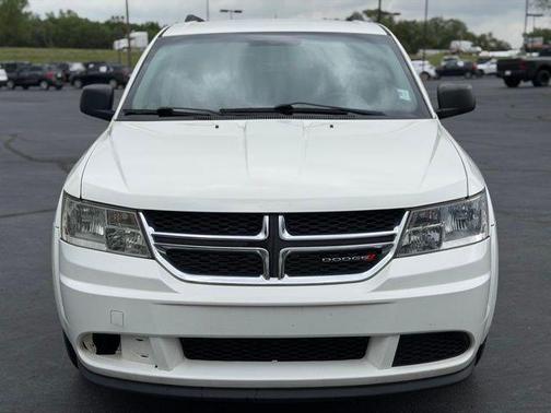White 2014 Dodge Journey SE