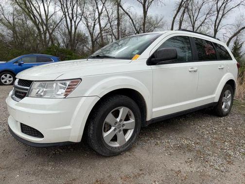 White 2014 Dodge Journey SE