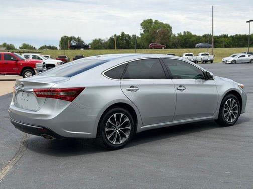 Celestial Silver Metallic 2018 Toyota Avalon XLE Premium