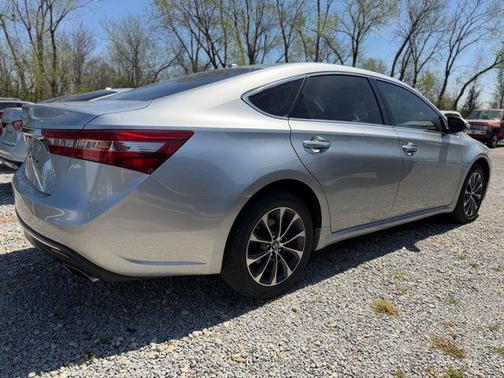 Celestial Silver Metallic 2018 Toyota Avalon XLE Premium