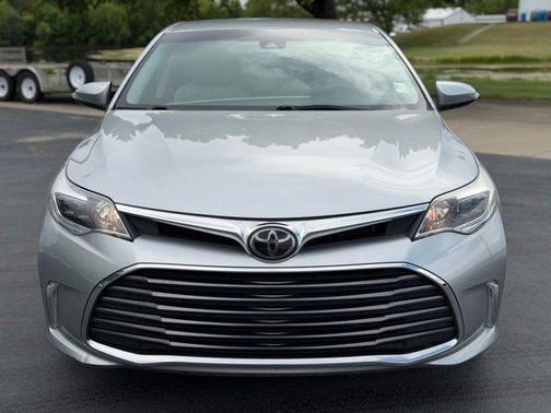 Celestial Silver Metallic 2018 Toyota Avalon XLE Premium
