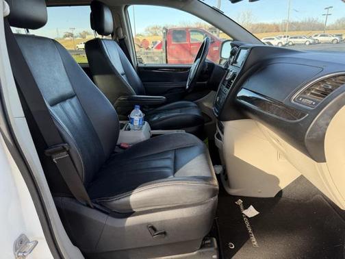 2012 Chrysler Town & Country Touring-L