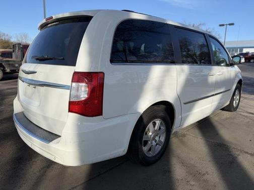 2012 Chrysler Town & Country Touring-L