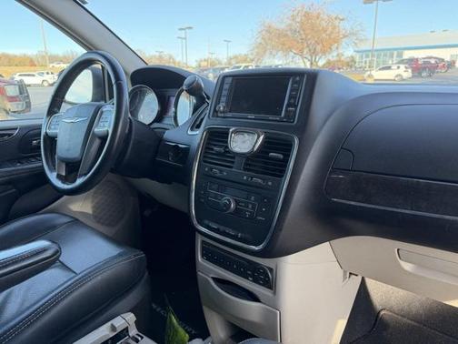 2012 Chrysler Town & Country Touring-L