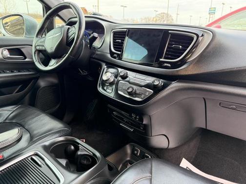 2018 Chrysler Pacifica Touring-L Plus