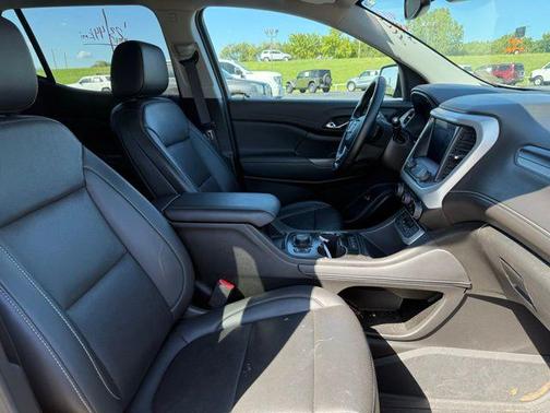 2023 GMC Acadia AWD SLT