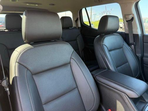 2023 GMC Acadia AWD SLT