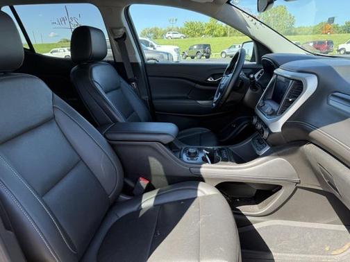 2023 GMC Acadia AWD SLT