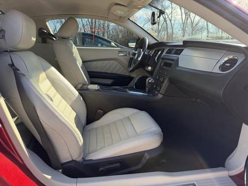 2010 Ford Mustang Premium