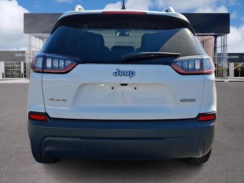 Bright White Clearcoat 2019 Jeep Cherokee Latitude Plus