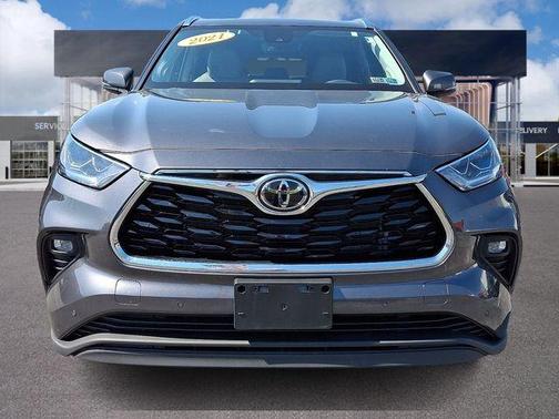 Celestial Silver Metallic 2021 Toyota Highlander Limited