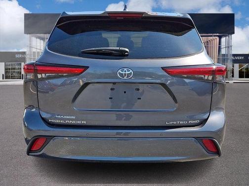 Celestial Silver Metallic 2021 Toyota Highlander Limited