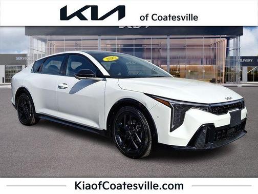 Snow White Pearl 2025 Kia K4 GT-Line Turbo