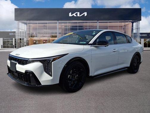 Snow White Pearl 2025 Kia K4 GT-Line Turbo