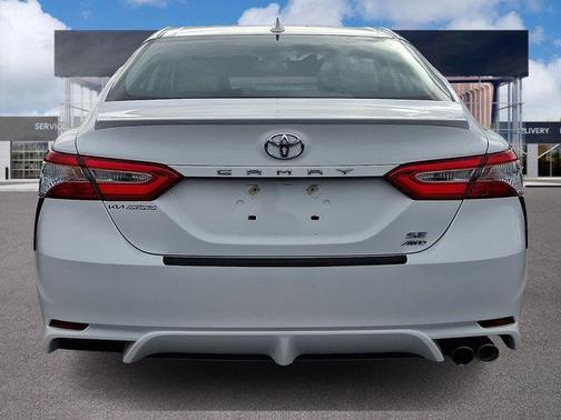 Wind Chill Pearl 2020 Toyota Camry SE