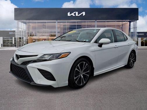 Wind Chill Pearl 2020 Toyota Camry SE