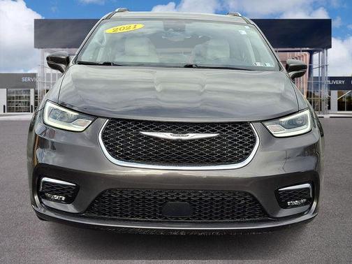 Granite Crystal Clearcoat Metallic 2021 Chrysler Pacifica Touring-L
