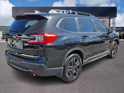 Crystal Black Silica 2023 Subaru Ascent Onyx Edition