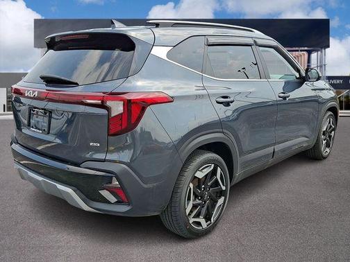Gravity Gray 2024 Kia Seltos SX