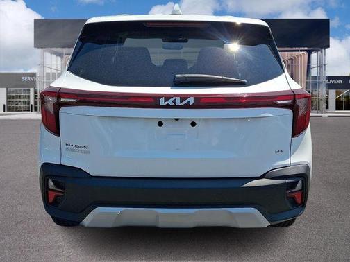 Snow White Pearl 2025 Kia Seltos LX