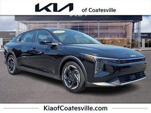 Aurora Black Pearl 2025 Kia K4 EX