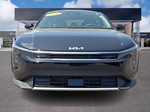 Aurora Black Pearl 2025 Kia K4 EX